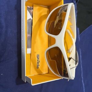 SZADE Unisex Recycled Sunglasses NWT  White w Case in Original Box